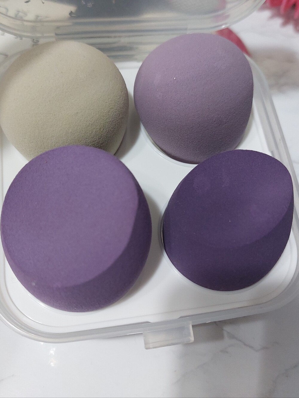 4 Pack Makeup Sponges Clear Reusable Storage Case Makup Must Have Purple Cream